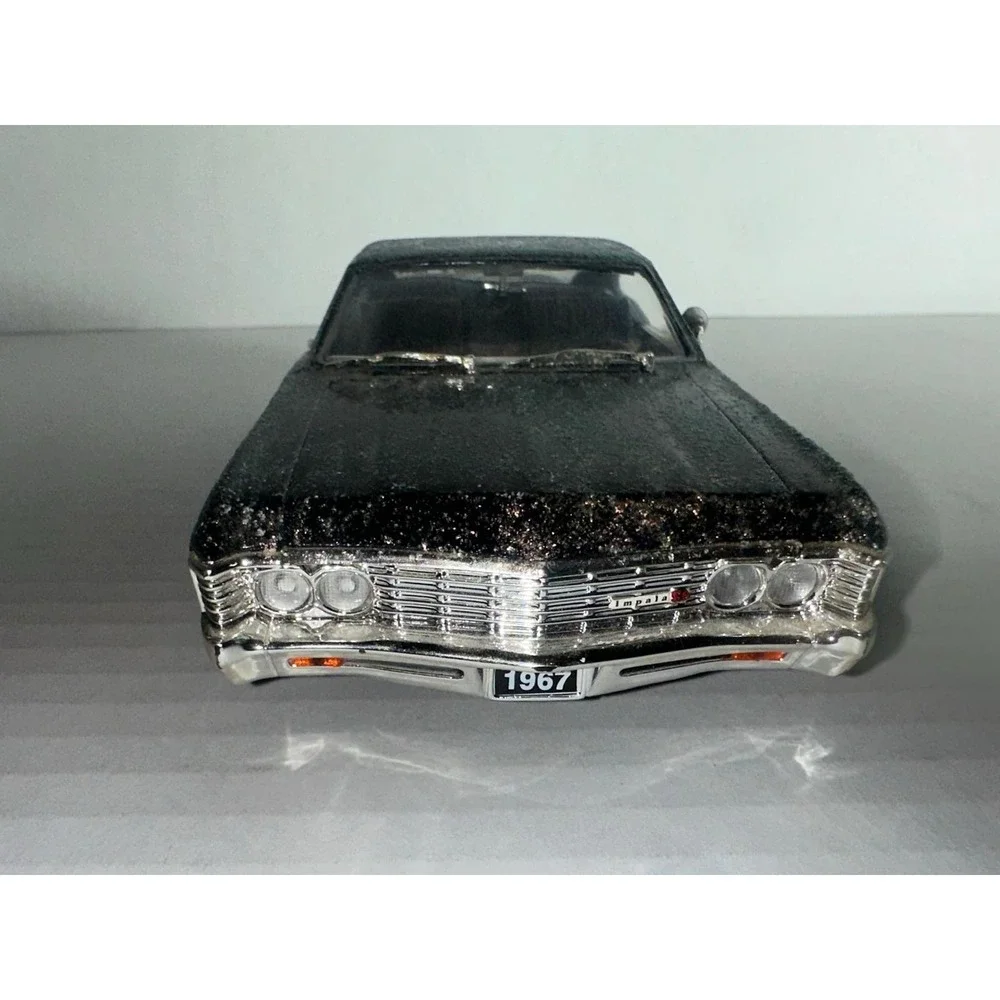 Jada 1:24 Scale 1967 Chevrolet Impala SS Collectible Model Car